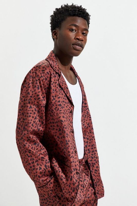 Van het de Zijdesatijn van het kraagcontrast de de Pyjama'smensen snakken de Pyjamanachtkleding van de Kokerpolyester